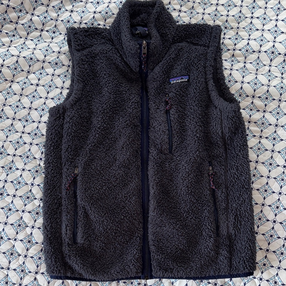 Patagonia women’s Sherpa Fleece Vest - Charcoal